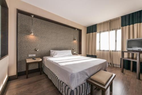 Hotel Mercader - image 5