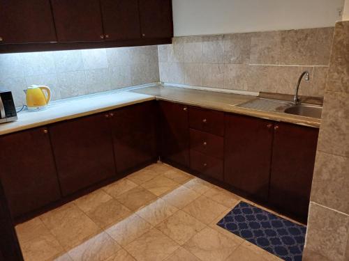 Faiza Service Suite Times Square - image 4