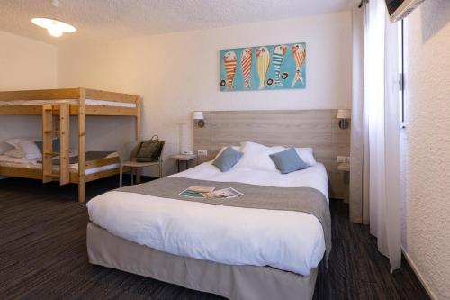 Logis Hôtel de la Plage – St. Pierre d'Oleron, PA