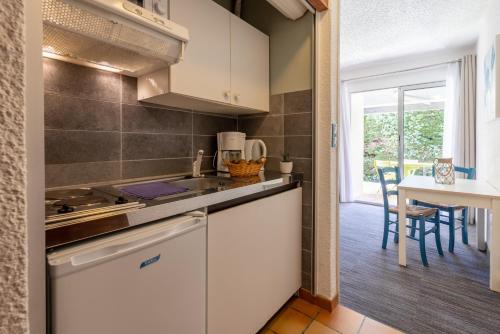 Logis Hôtel de la Plage – St. Pierre d'Oleron, PA