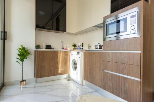 One-Bedroom Apartment image 8
