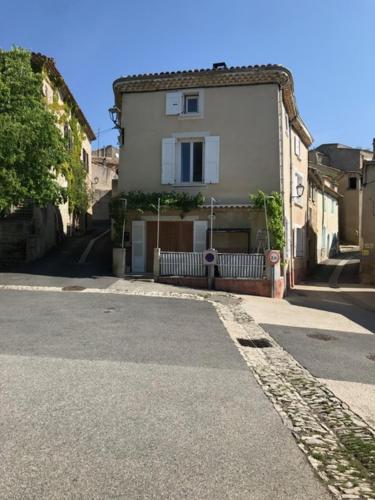 Kilátás, Place du village Haute Provence, 3 nuits au moins in Puimichel