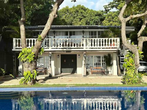 Charming 6BD Villa , Pool, Wi-Fi, Solar Energy