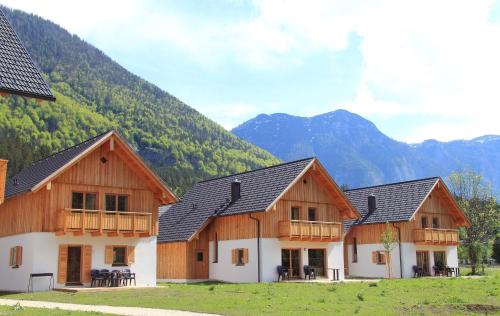 3 bedrooms, 6 beds