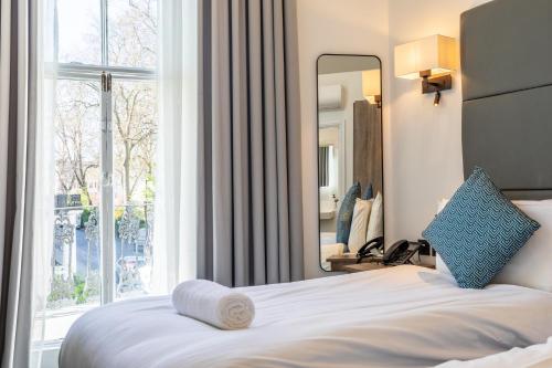 The J Hyde Park Hotel - image 6