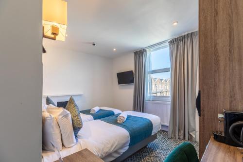 The J Hyde Park Hotel - image 7