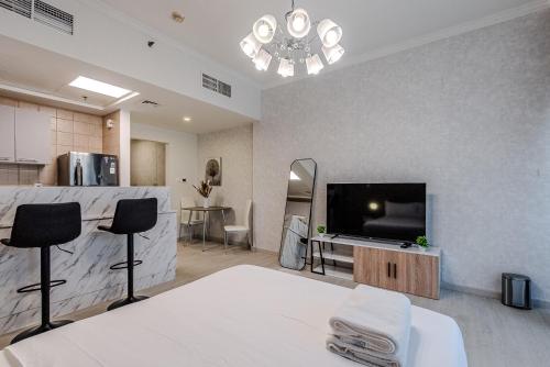 Stylish Studio apartment in Downtown Dubai - image 8