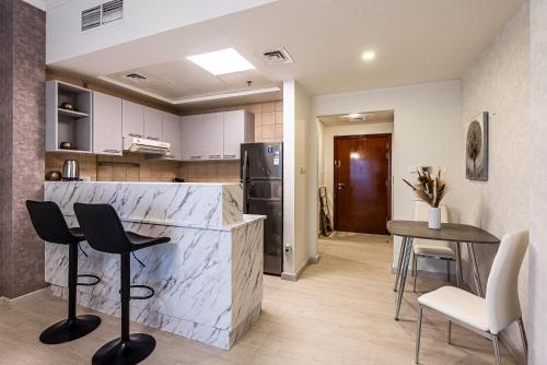 Stylish Studio apartment in Downtown Dubai - image 9