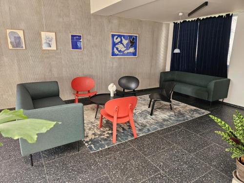 TERRACE-VIEW PRAGUE STUDIOS for Business & Leisure, FREE PARKING, Near Metro, Gym, Praga (foto 6)