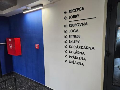 TERRACE-VIEW PRAGUE STUDIOS for Business & Leisure, FREE PARKING, Near Metro, Gym, Praga (foto 8)