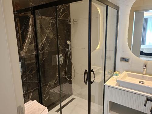 Elite Luxury Suite & Spa - image 3