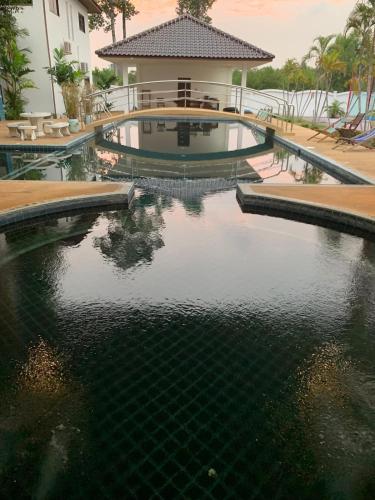 라용 2 bedroom apartment at CET RESORT with pool padel tennis 3성급 싱글룸 객실