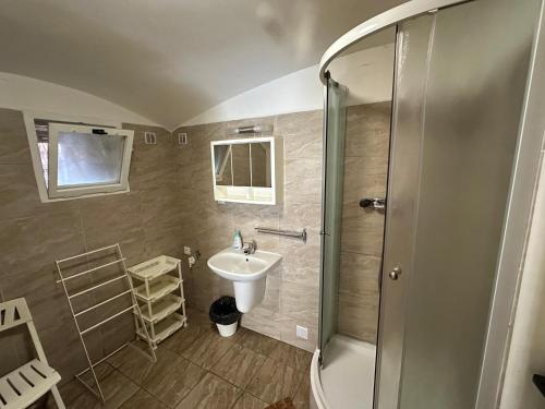 Badkamer, Chalupa Hnízdo Jetřichovice (Chalupa Hnizdo Jetrichovice) in Jetrichovice U Decina