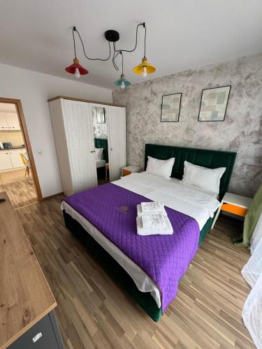 One-Bedroom Apartment image 7