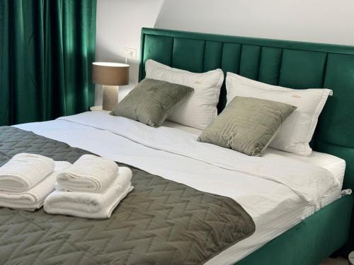 One-Bedroom Apartment image 6