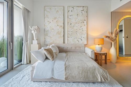 Bella Elite Homes at Grande Signature Full Burj Khalifa and Foutain View - Brand New Luxury Apartment, Dubai (photo 6)