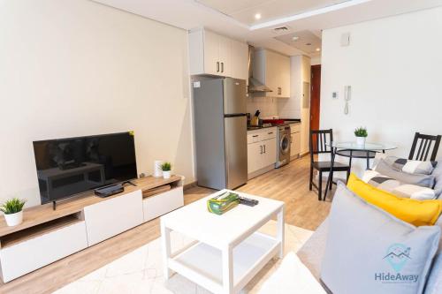 Lake Views Stunning Studio l 1 Min Walk to Metro, Dubaj (fotografie 4)