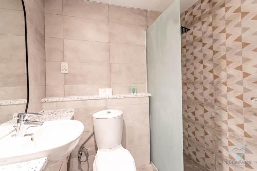 Lake Views Stunning Studio l 1 Min Walk to Metro, Dubaj (fotografie 7)
