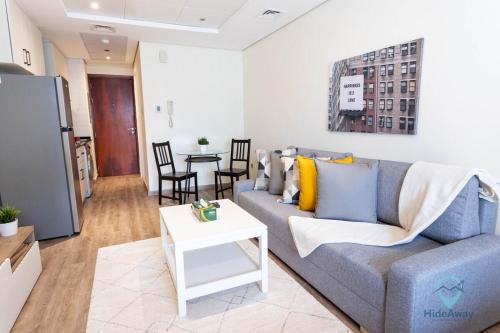 Lake Views Stunning Studio l 1 Min Walk to Metro, Dubaj (fotografie 10)