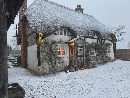 Brays Cottage, Inkpen - Perfect Country Time in Inkpen