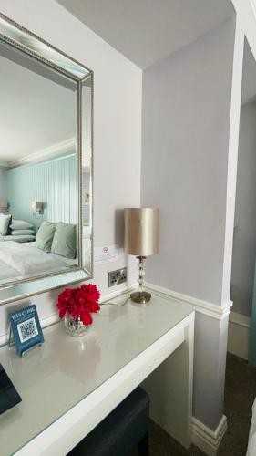 Hayes Hotel - image 3