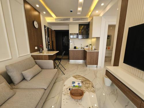 One-Bedroom Apartment image 2