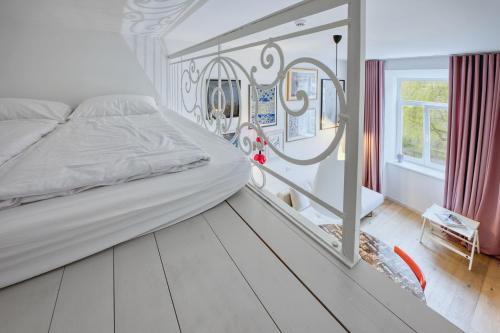 Studio Apartment image 4