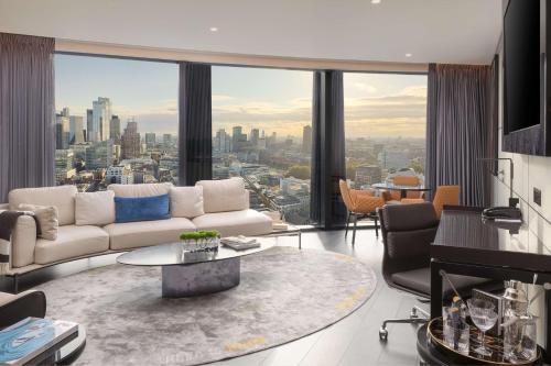 art'otel London Hoxton, powered by Radisson Hotels Hotel de charme Old Street Station