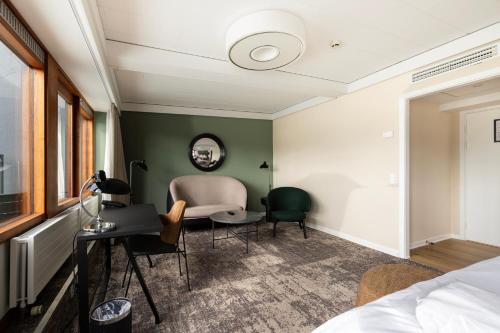 Imperial Hotel - image 13