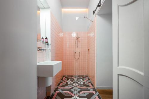 Superior Apartment image 5