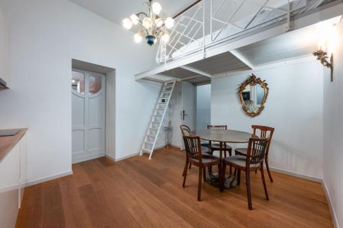 Superior Apartment image 7