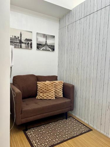 Taguig City Grace Residences with small balcony, Manila (fotografie 4)