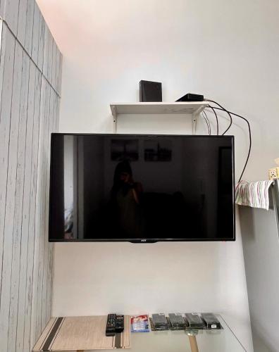 Taguig City Grace Residences with small balcony, Manila (fotografie 10)