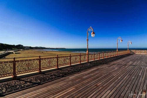 شاطئ, Pendle House - Apt 4 - 3 min walk to beach & Shops! in كلوين باى