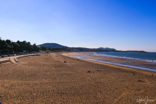 شاطئ, Pendle House - Apt 4 - 3 min walk to beach & Shops! in كلوين باى