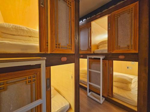 82 Capsule Hotel, Seul