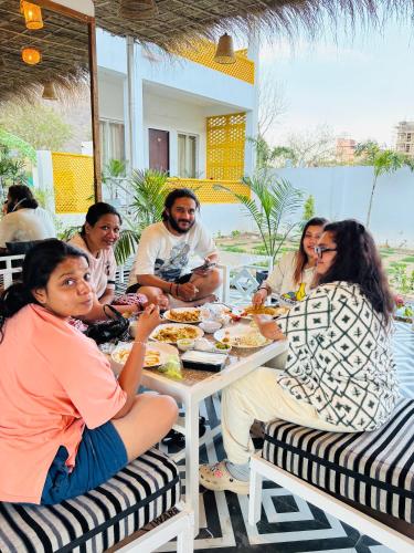 Hariom Tatsat Retreat - image 4