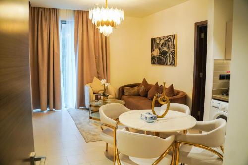 Vserve 2BR Perfect Blend of Luxury Comfort & Convenience, Dubaï (photo 8)