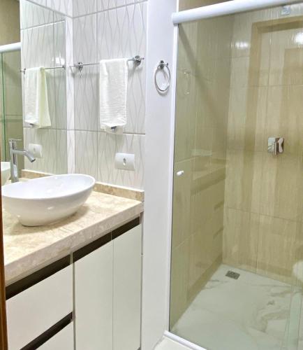 One-Bedroom Apartment image 4