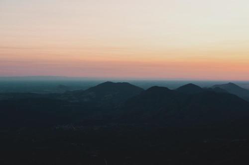 Secluded rustic 2-bedroom cabin on nature retreat