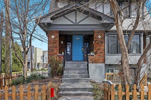 Cozy & Creative Top Unit in Lou's Arts District - image 2
