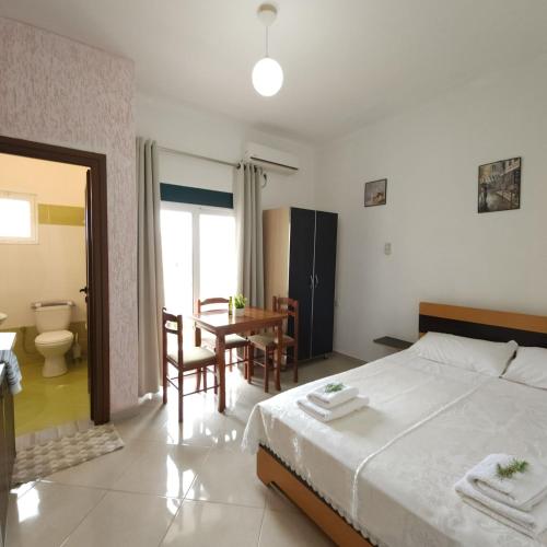 Deluxe Double Room (2 Adults + 1 Child) image 1