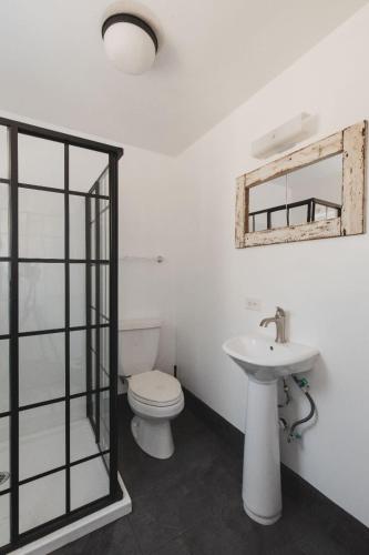 Secluded rustic 1-bedroom cabin on private land