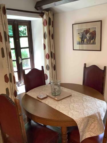 Woodland Cottage in Faux-la-Montagne