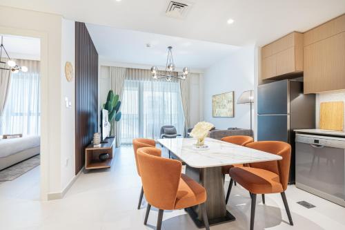 Chic Bright Home in Creek Beach with Lagoon Access, Дубай (фото 10)
