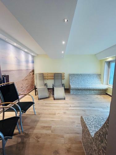 Apartment with Balcony image 10