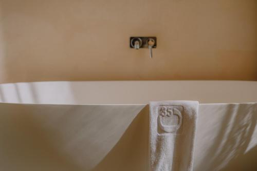 Deluxe Double or Twin Room image 7