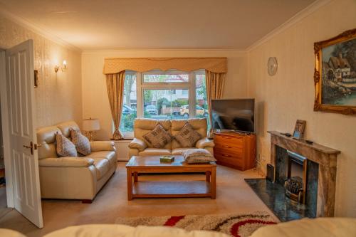 Farnborough Stay - 5 Bedrooms gîte à louer Farnborough North Railway Station