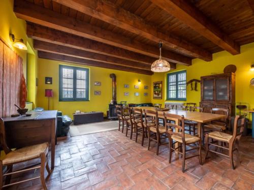 Agriturismo La Rovere - Casale De Rovere in Cossano Belbo