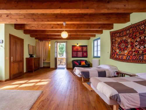 Agriturismo La Rovere - Casale De Rovere in Cossano Belbo